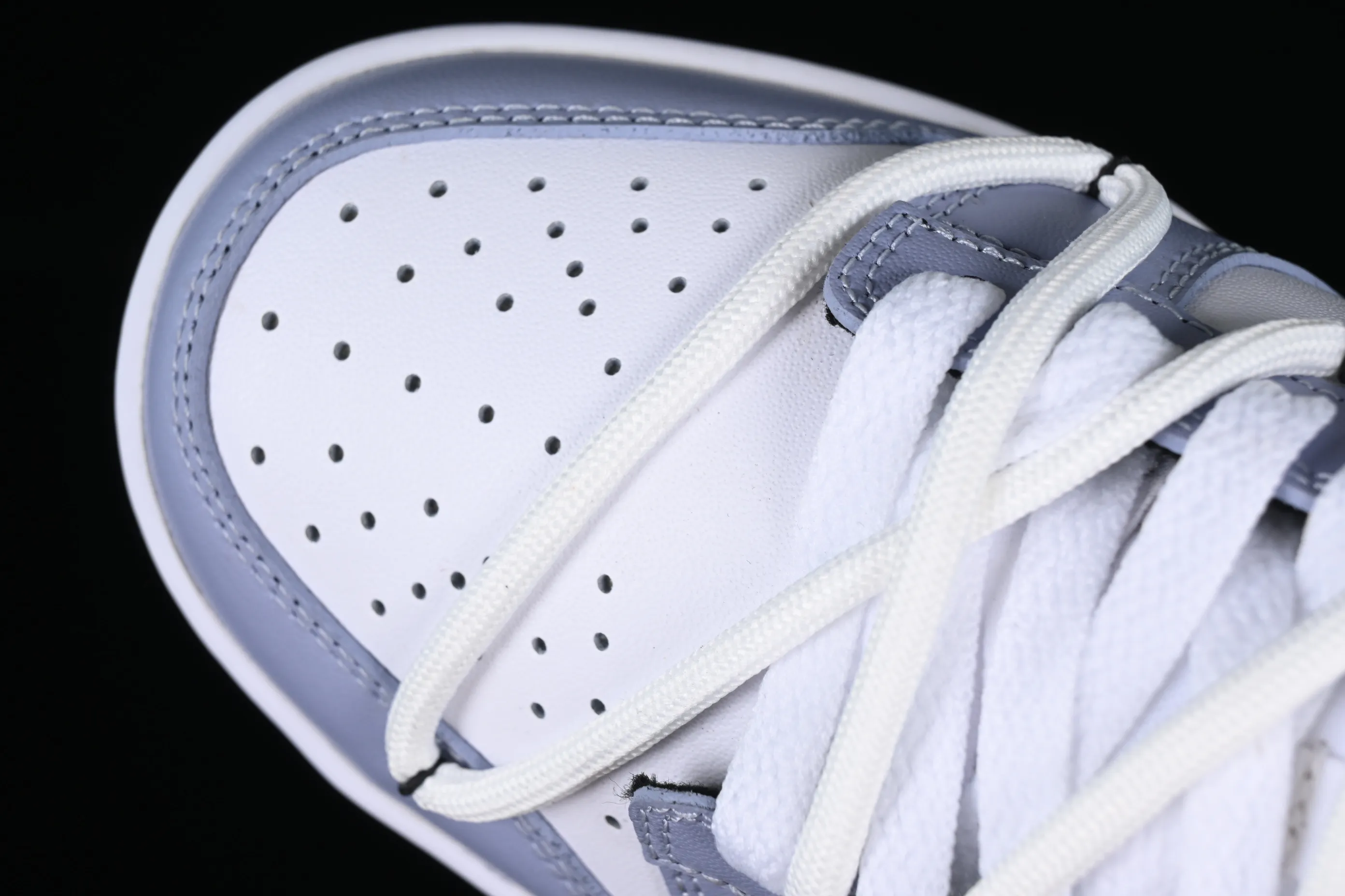 All Categories Nk SB Dunk Series Nk SB Dunk Low Low-top sneakers Nk SB Dunk Low Blueberry soda Simple haze gray blue SB strap low-top casual sneakers DD1503-101